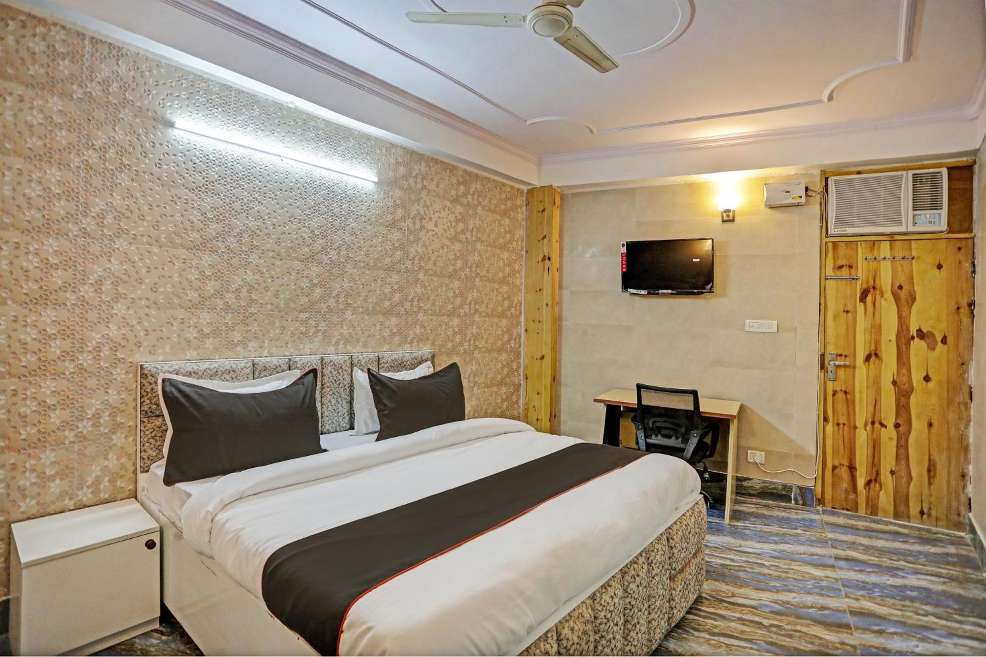 Super Umen Hotel Nearest Sector 66 Noida Bagian luar foto