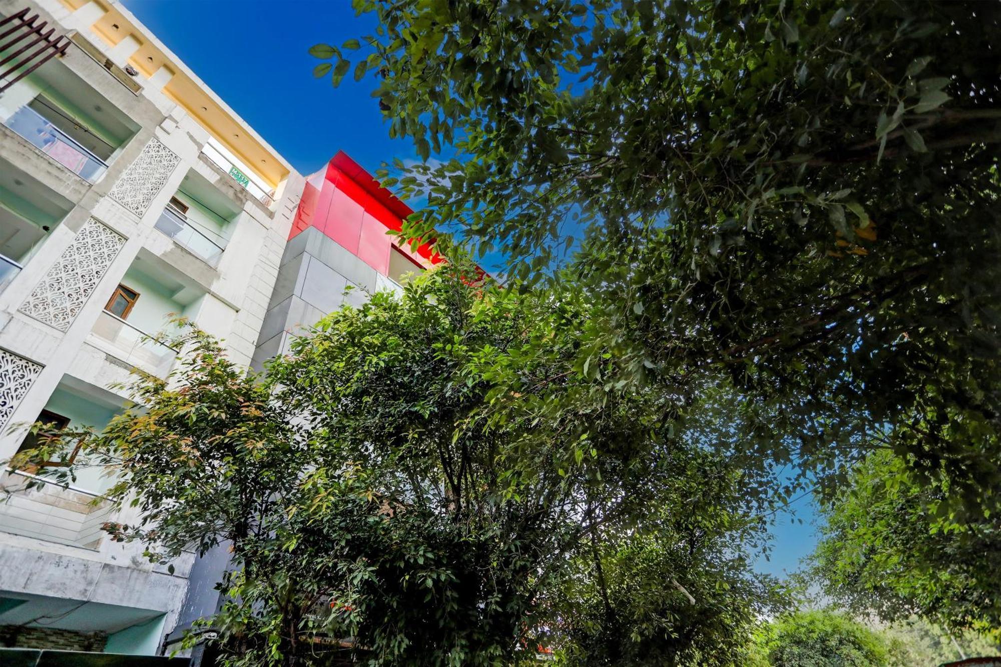 Super Umen Hotel Nearest Sector 66 Noida Bagian luar foto