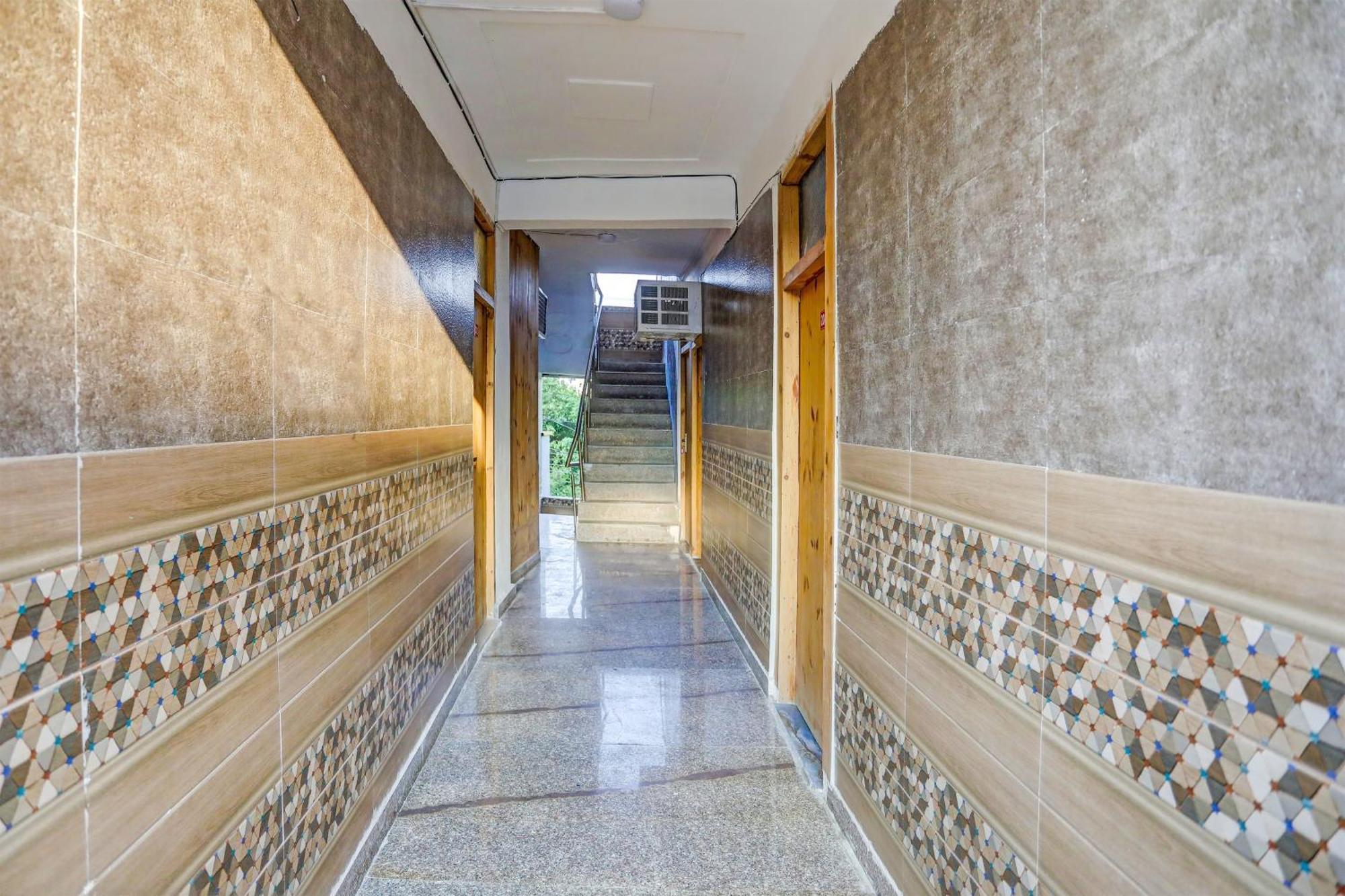 Super Umen Hotel Nearest Sector 66 Noida Bagian luar foto