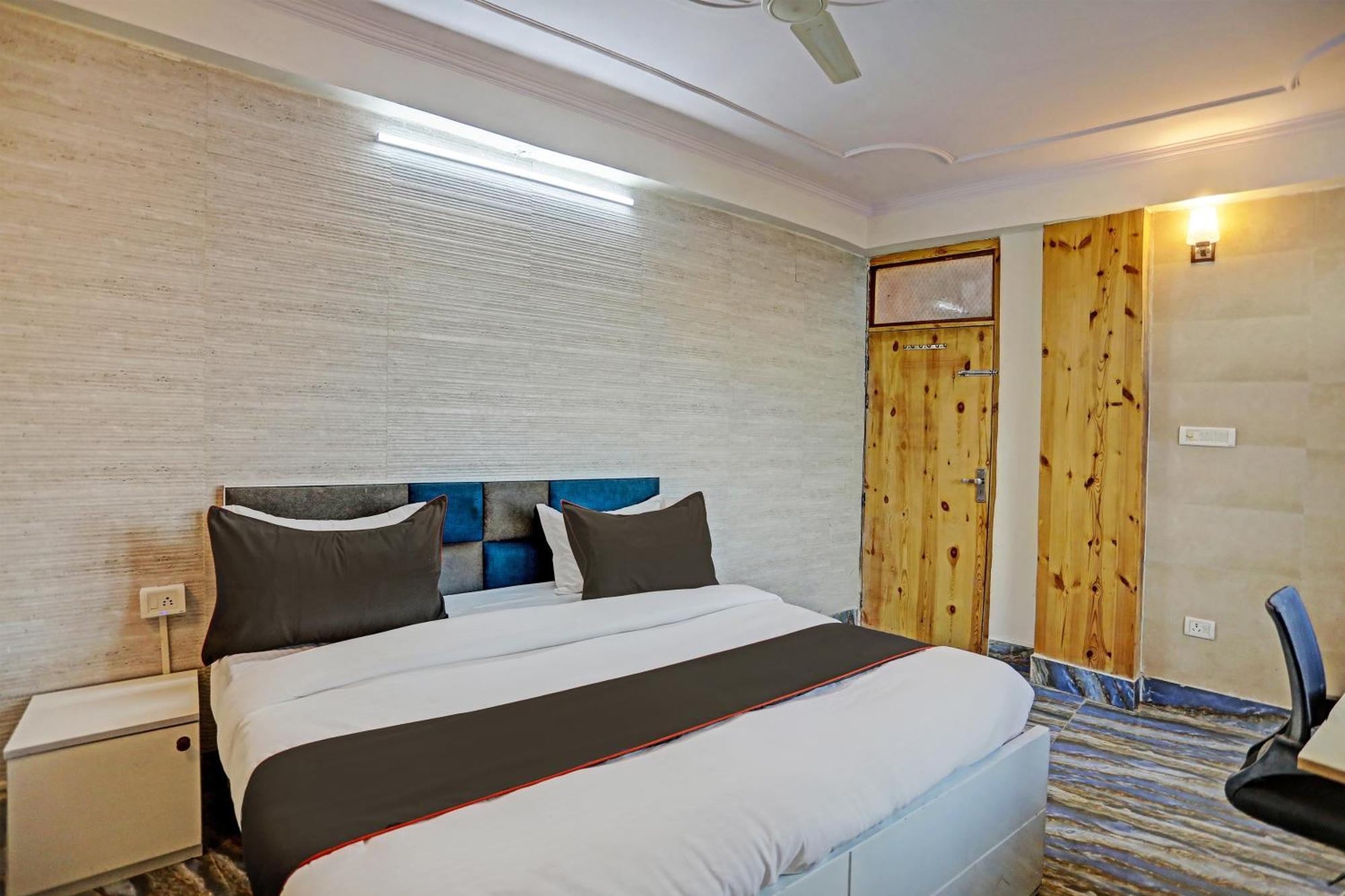 Super Umen Hotel Nearest Sector 66 Noida Bagian luar foto