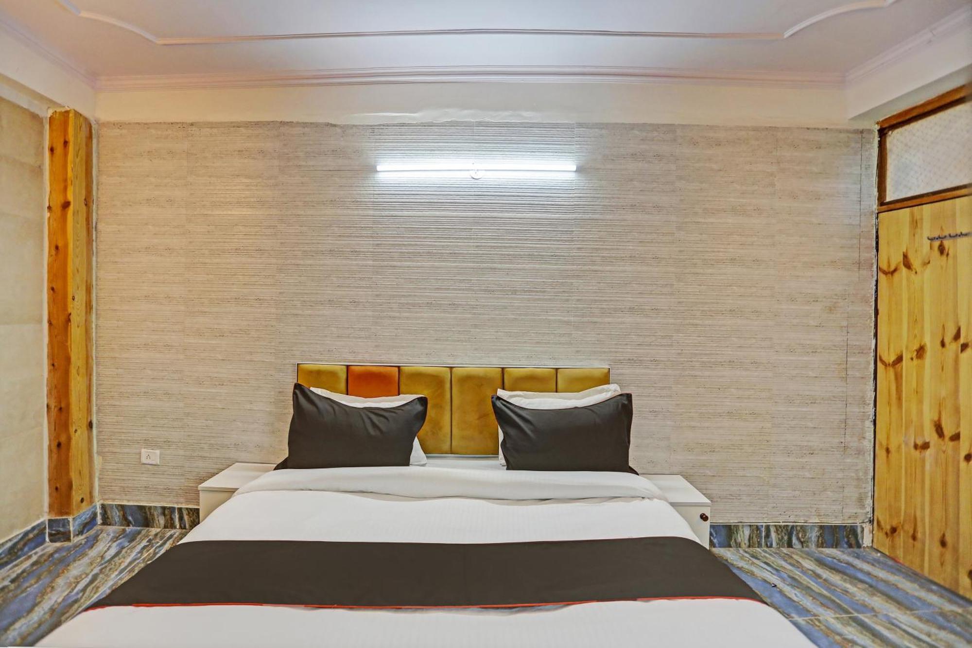 Super Umen Hotel Nearest Sector 66 Noida Bagian luar foto